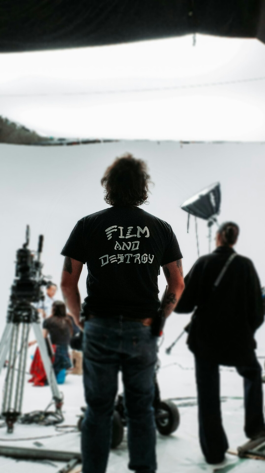 actor duo on set